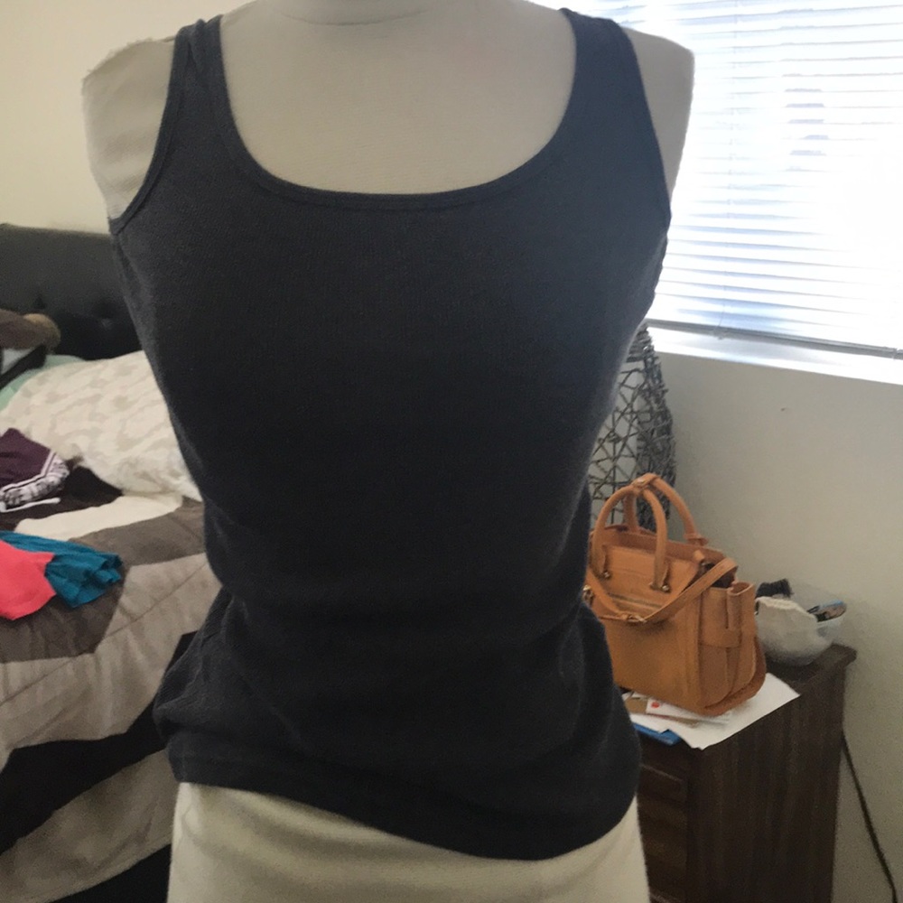 Tank tops - Picture 4 of 5